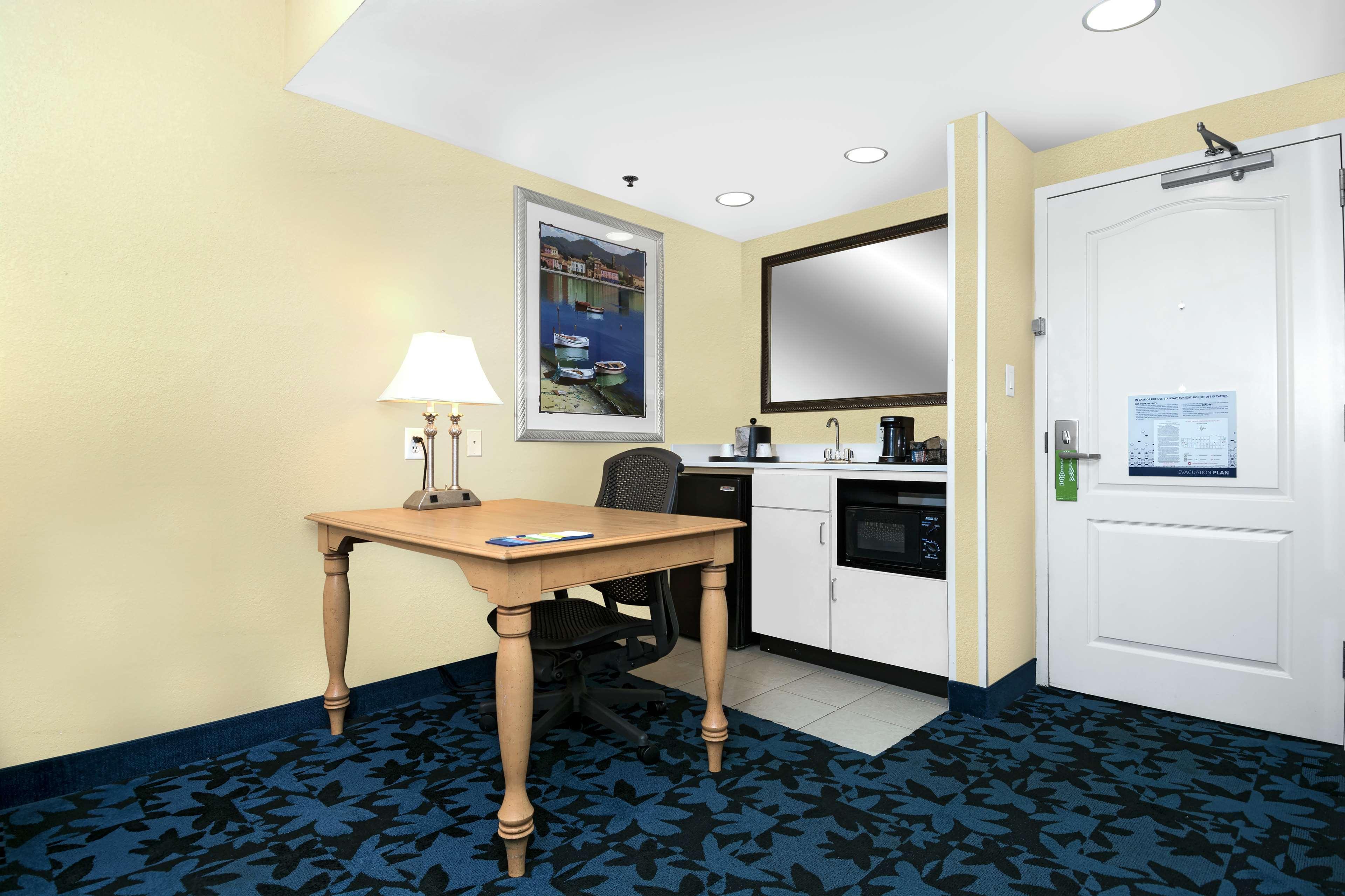 Hampton Inn & Suites Jacksonville Deerwood Park Exterior foto