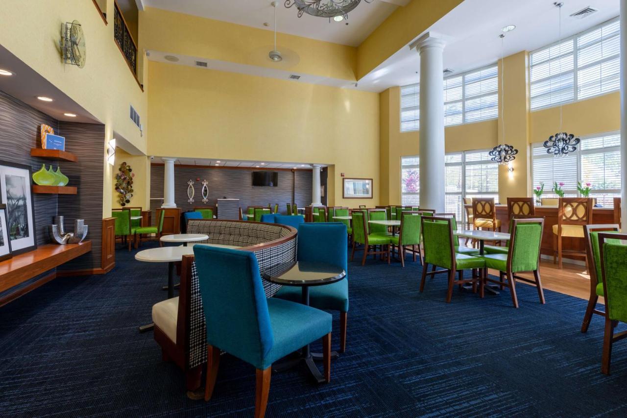 Hampton Inn & Suites Jacksonville Deerwood Park Exterior foto